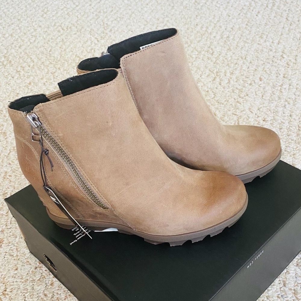 NWT Sorel Joan of Arctic Wedge Boots Sz 7.5